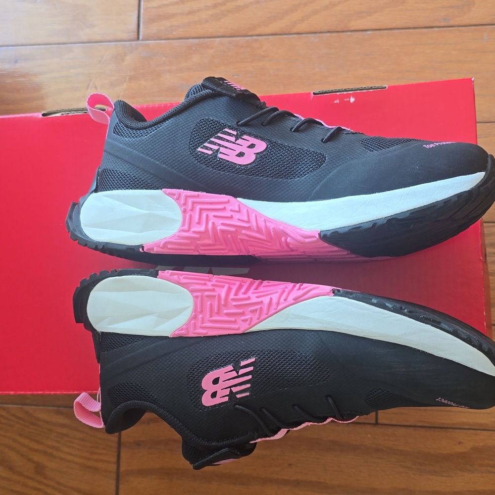 New Balance Fuel Cell Play With Bungee Sneakers -NEW - Picture 8 of 13